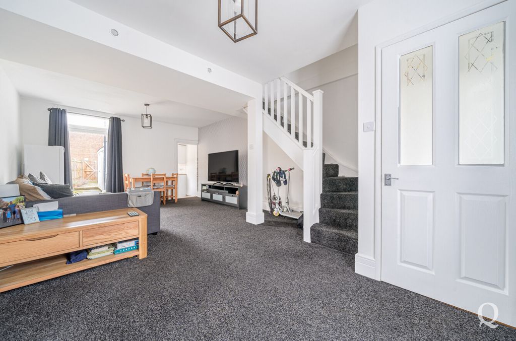 Property photo 2 of 20 22899Ab1-0Dcb-4d5...