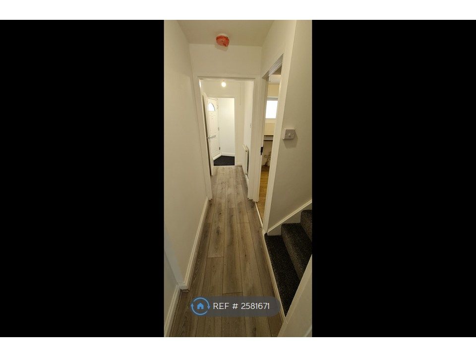 Property photo 3 of 28 Hallway