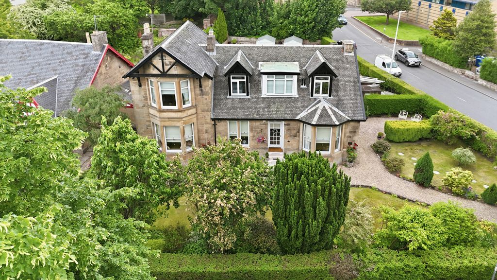 Property photo 1 of 43