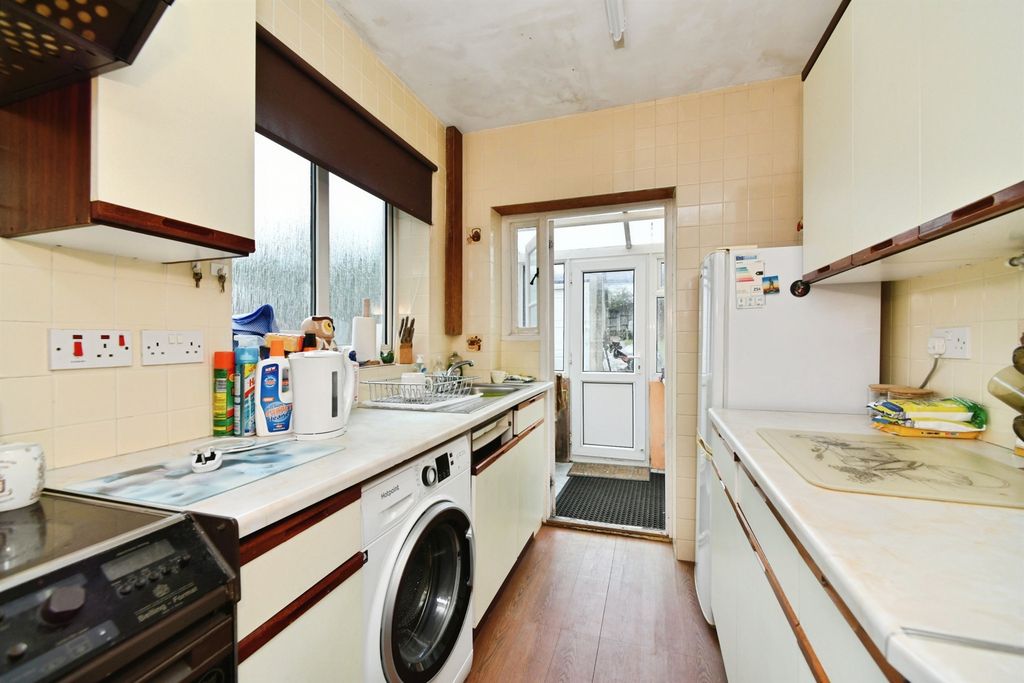 Property photo 3 of 23