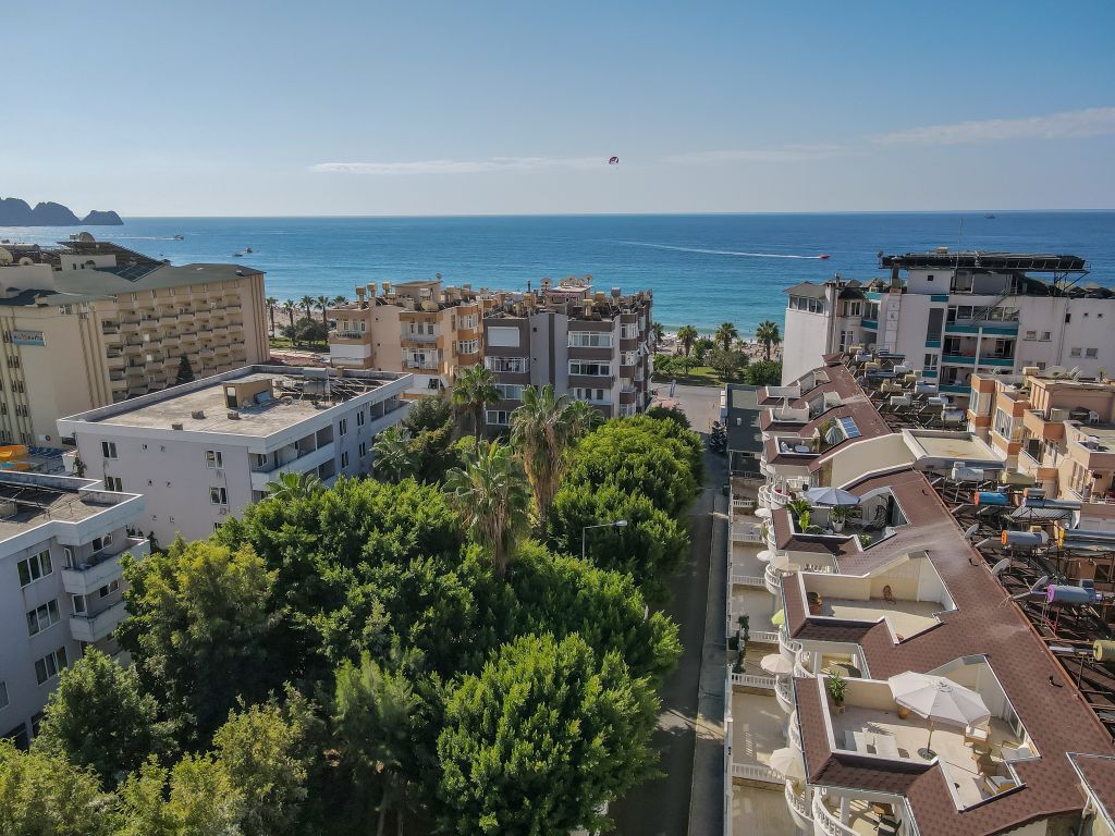 Property photo 2 of 17 Sophisticated Alanya Apartment For Sale Â€“ Located 30m From The Seafront