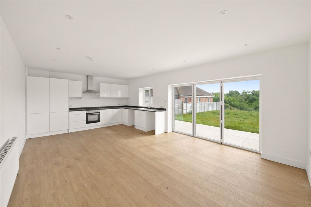 Property photo 2 of 15 Picture No. 02