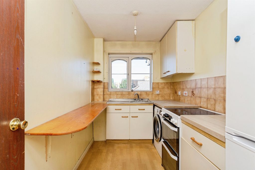Property photo 3 of 10