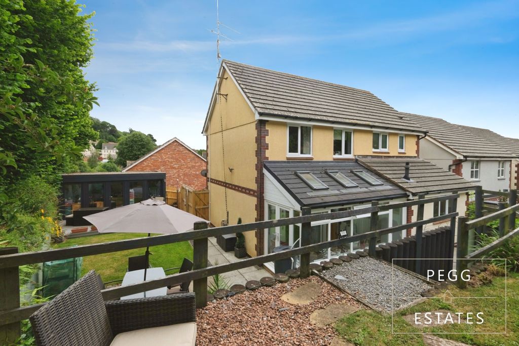 Property photo 1 of 30