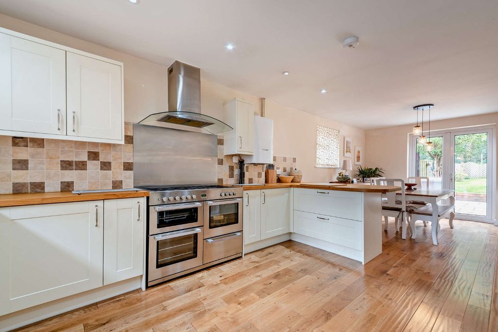 Property photo 3 of 18 Picture 3