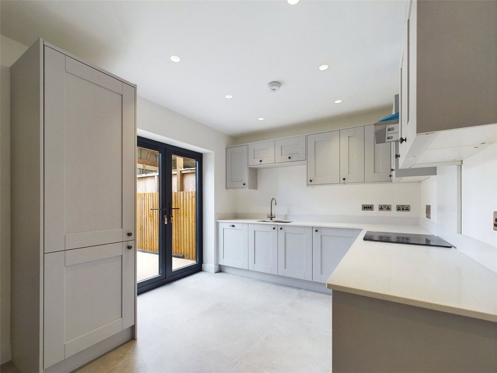 Property photo 3 of 11 Picture No. 22