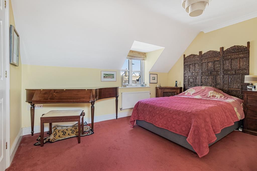 2 bed flat for saleThe Vineyards, Ely CB7 photo 4