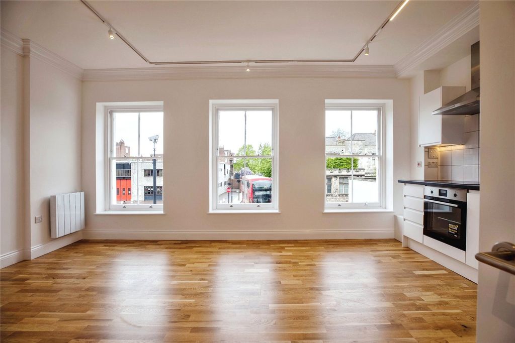 Property photo 2 of 14 Reception/Kitchen