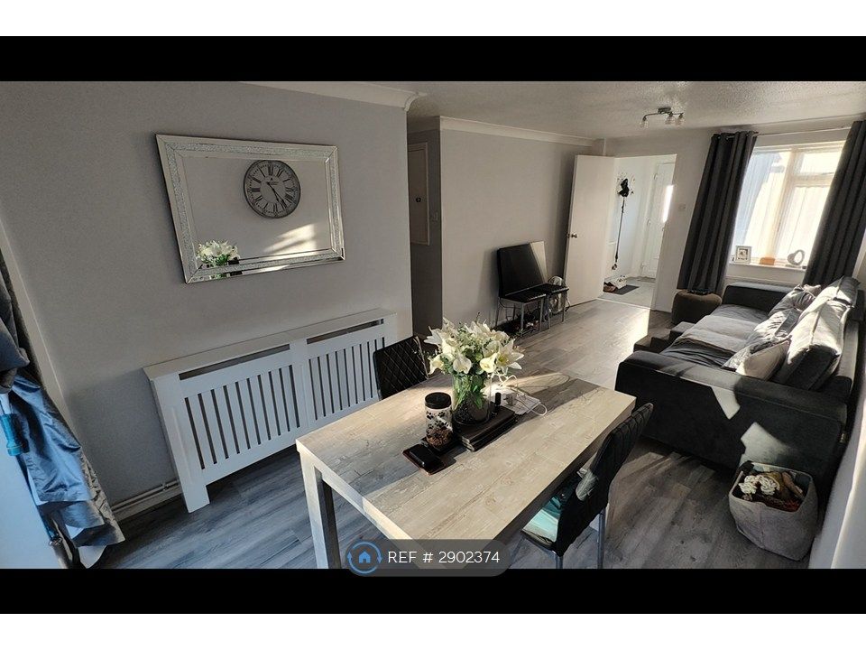 Property photo 3 of 12 Dining Room
