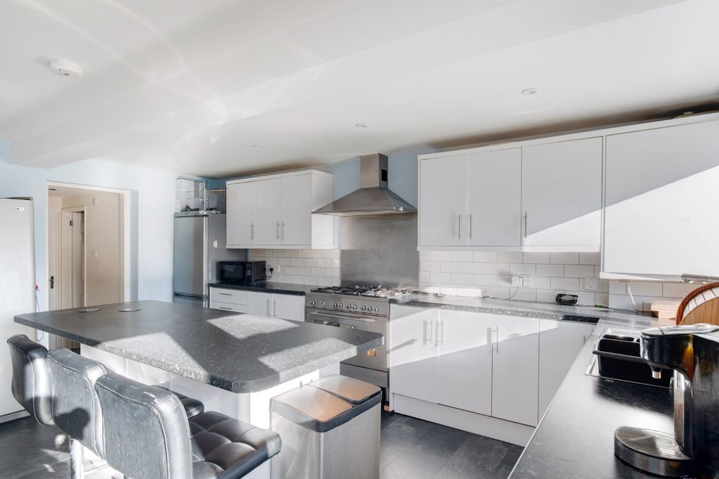 Property photo 3 of 16 Picture No. 09