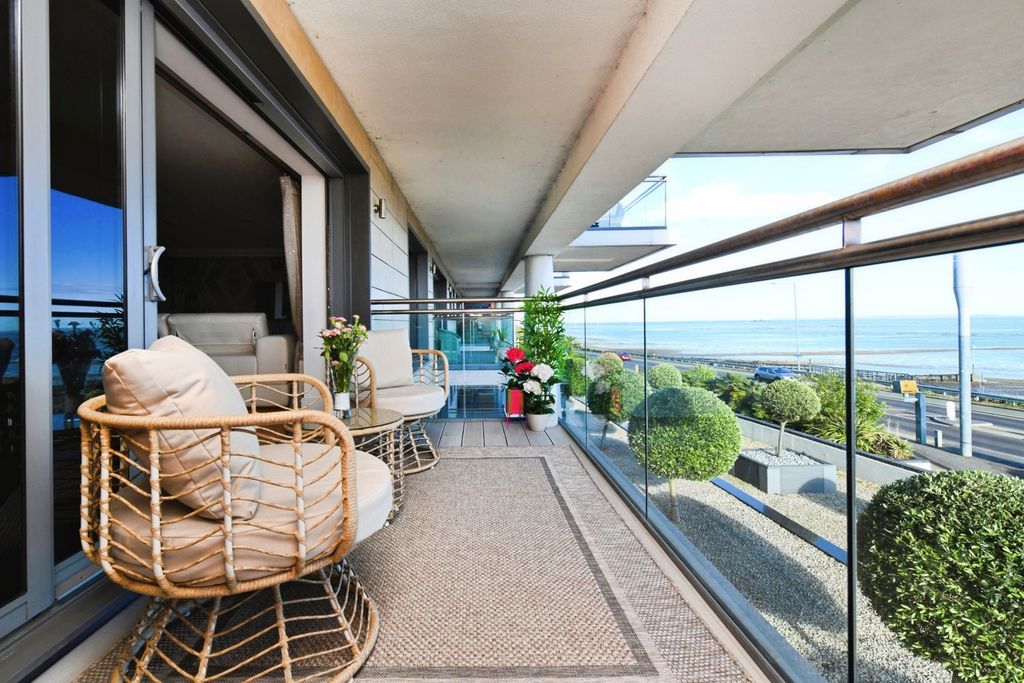 Property photo 2 of 25 Large Balcony