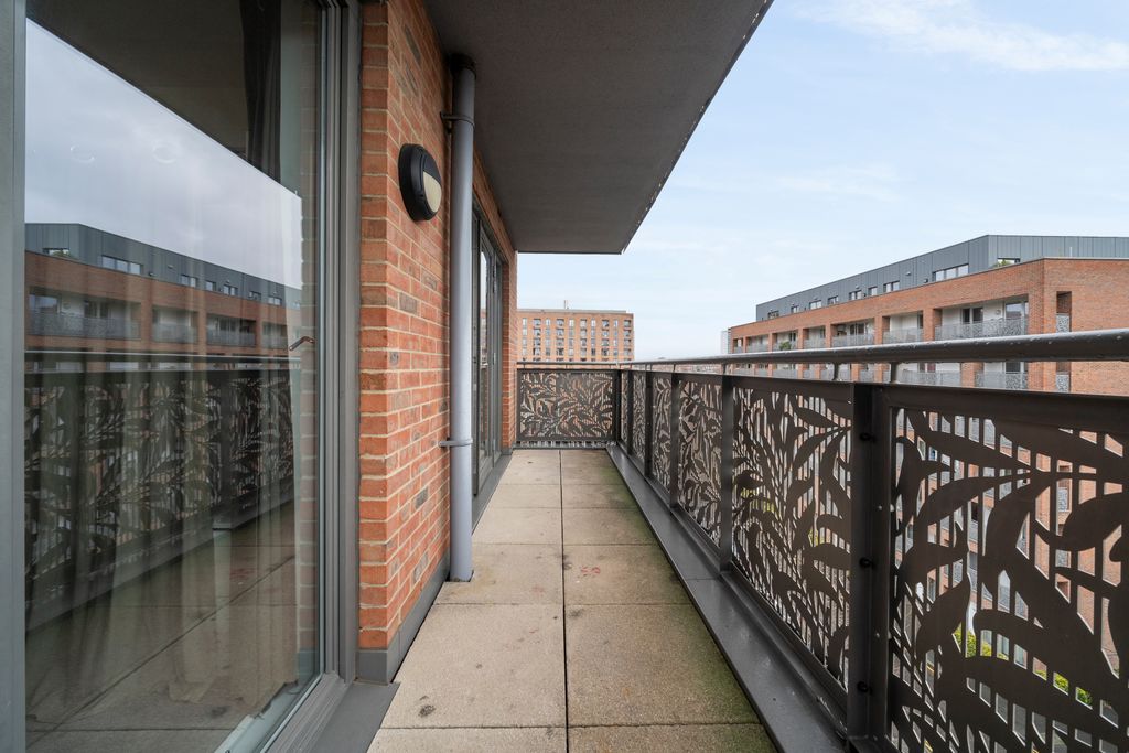 Property photo 2 of 9