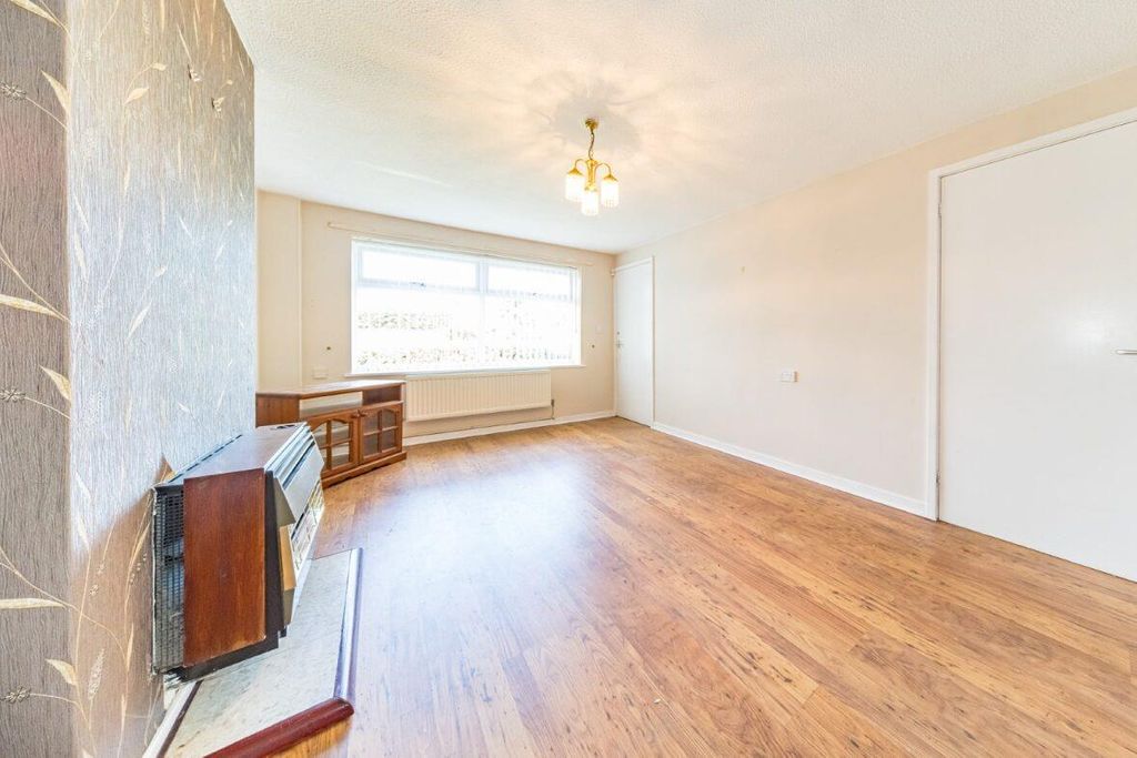 Property photo 3 of 13 1 Crantock Close Lounge 2.Jpg