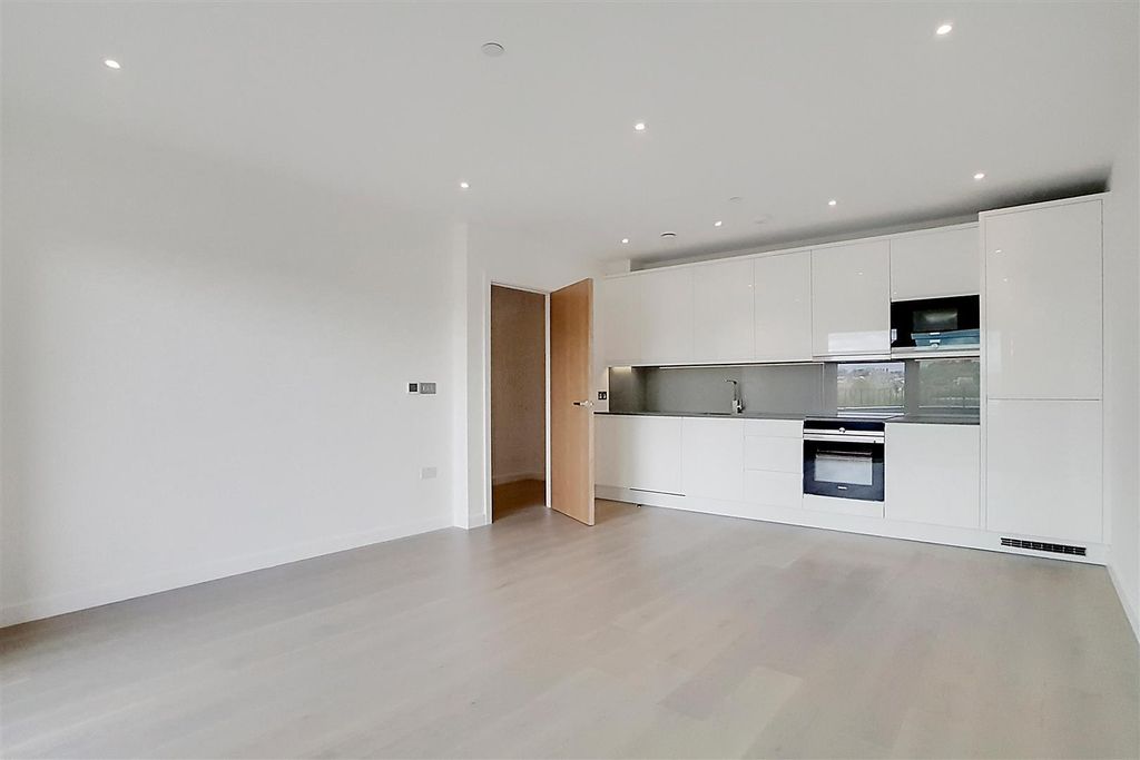 Property photo 2 of 9 Reception Room