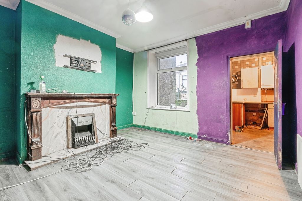 Property photo 3 of 13 Pbox-Img.Jpg