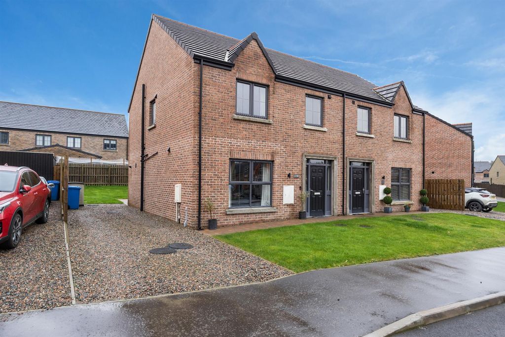 Property photo 1 of 29 29 Edengrove Park North 01.Jpg