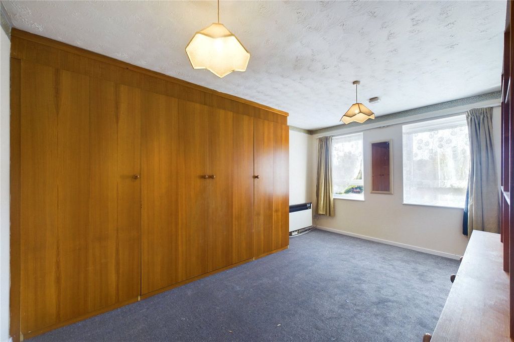 Property photo 3 of 5 Living/Bedroom