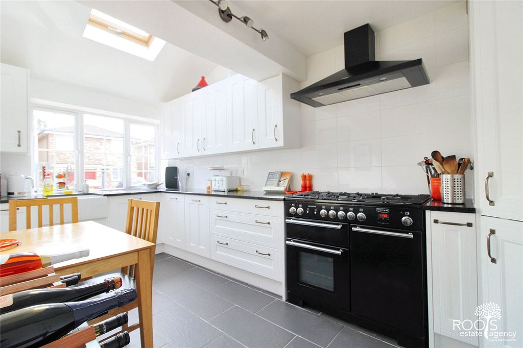 Property photo 2 of 15 Picture No. 26