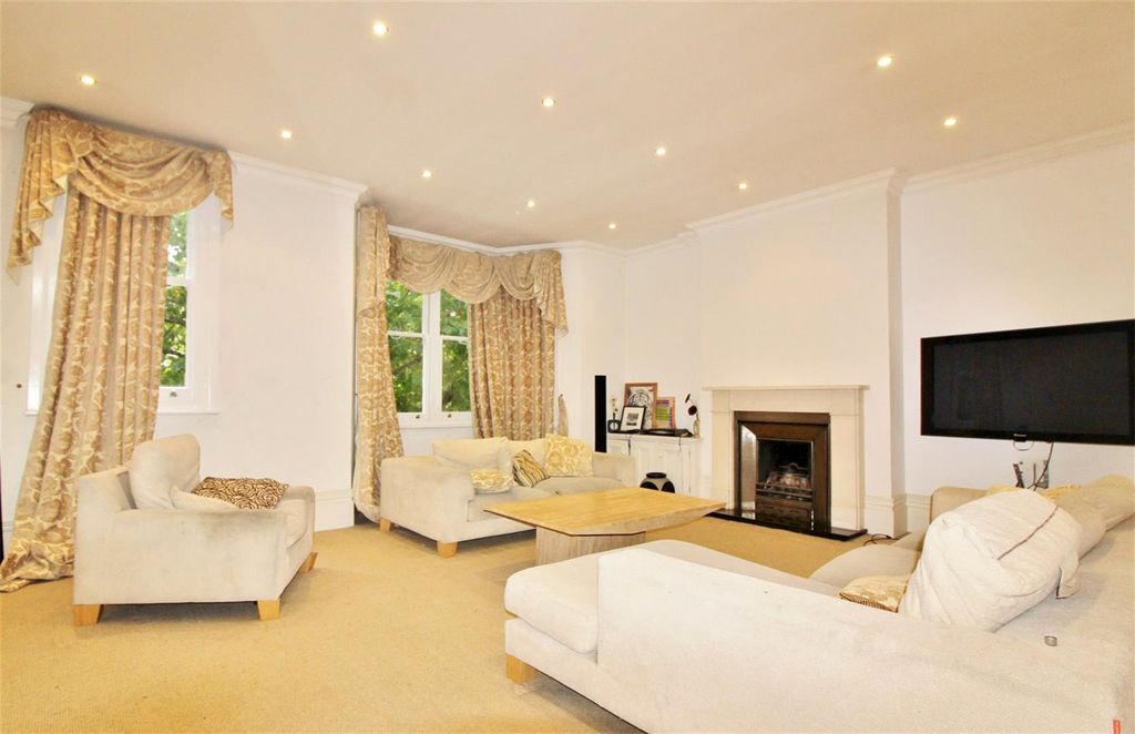 Property photo 2 of 8 Living Room