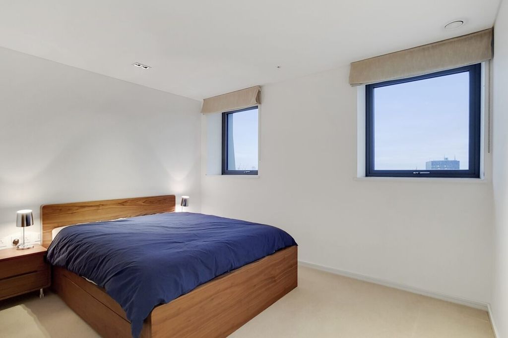 Property photo 3 of 15 9_Master_Bedroom_1