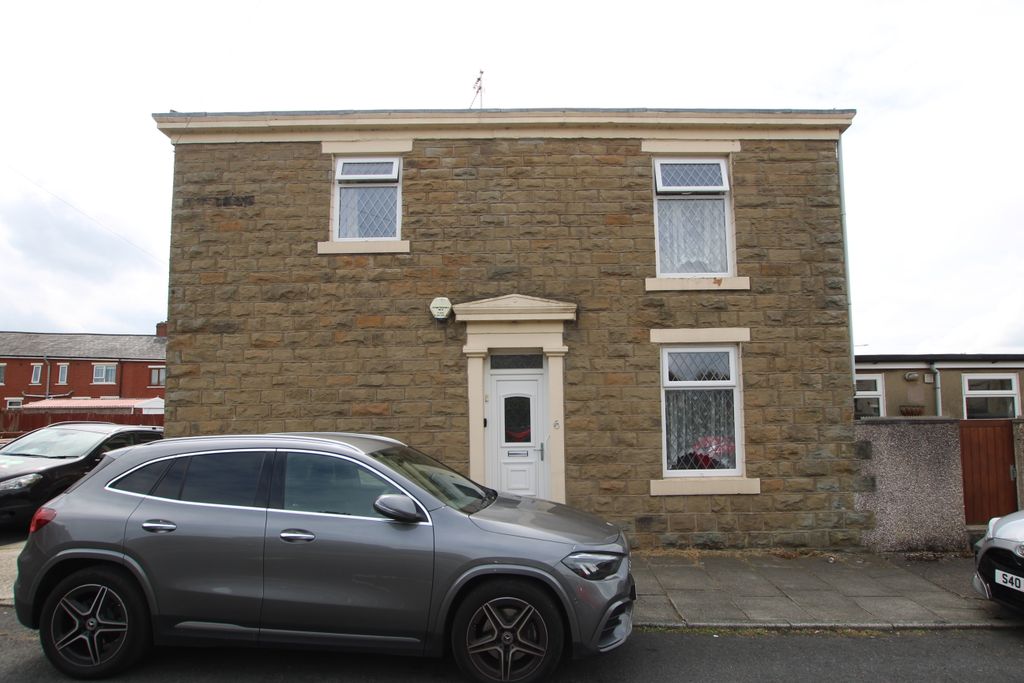 Property photo 1 of 7