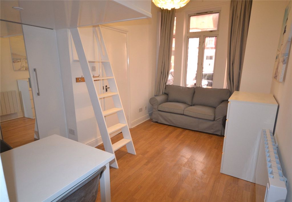 Property photo 1 of 3 Picture No. 04