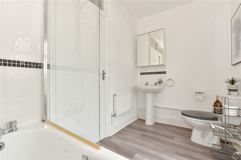 1 bed flat for saleStation Road, St Helens, Ryde, Isle Of Wight PO33 photo 4