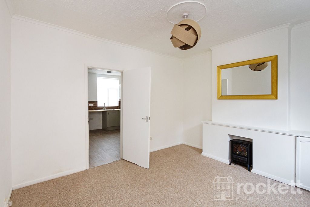 Property photo 3 of 25 Picture No. 12