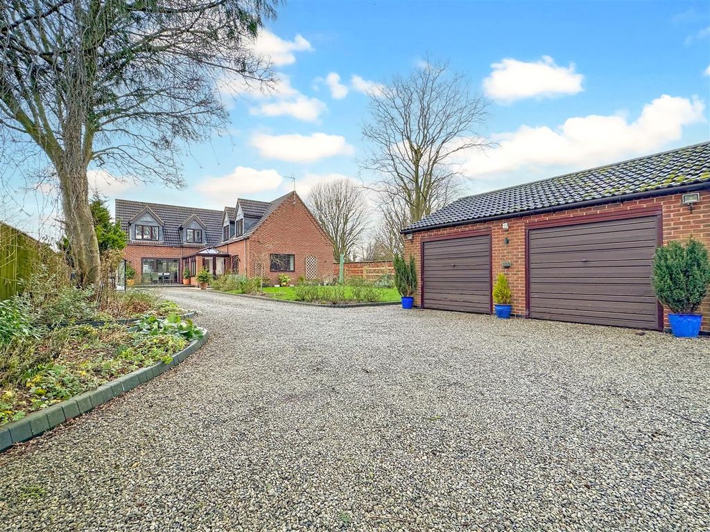 Property photo 1 of 31 Detached Double Garage 706