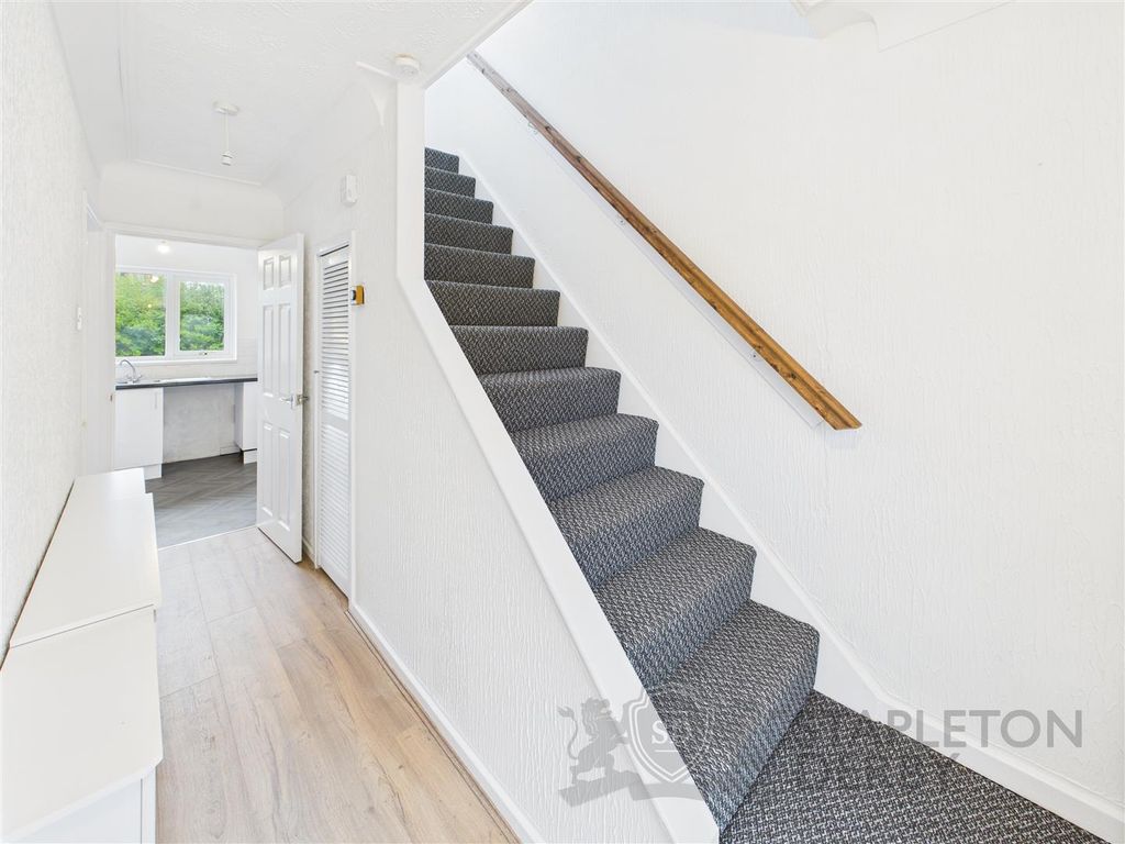 Property photo 2 of 17 Cam04720G0-Pr0098-Still007.Jpg