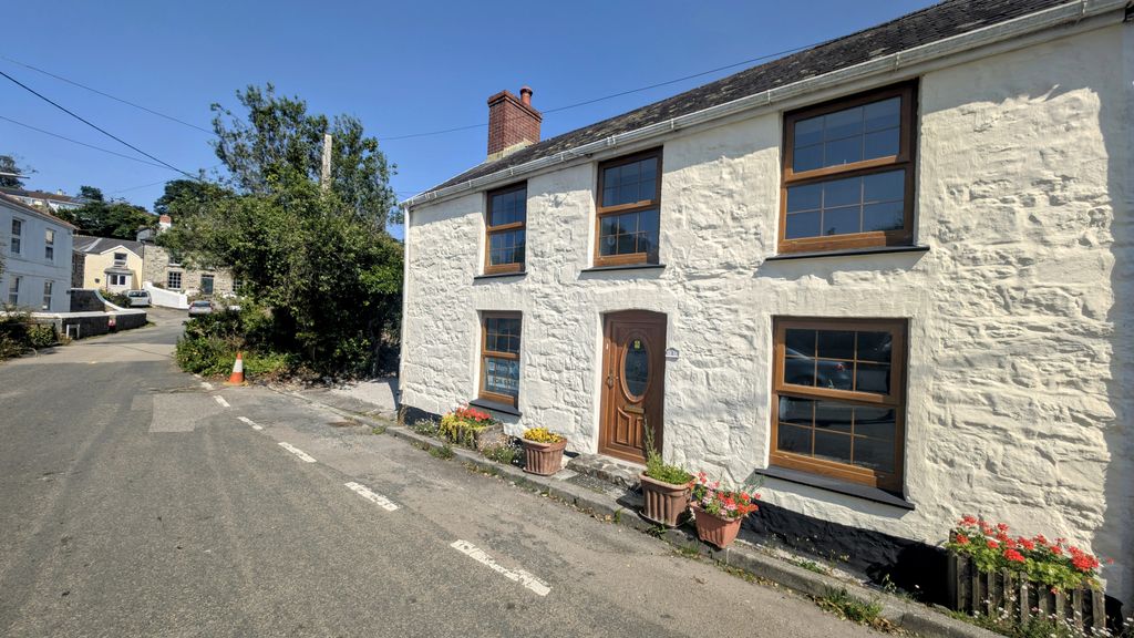 Property photo 1 of 17 3Â Bedroom Semi-Detached House For Sale