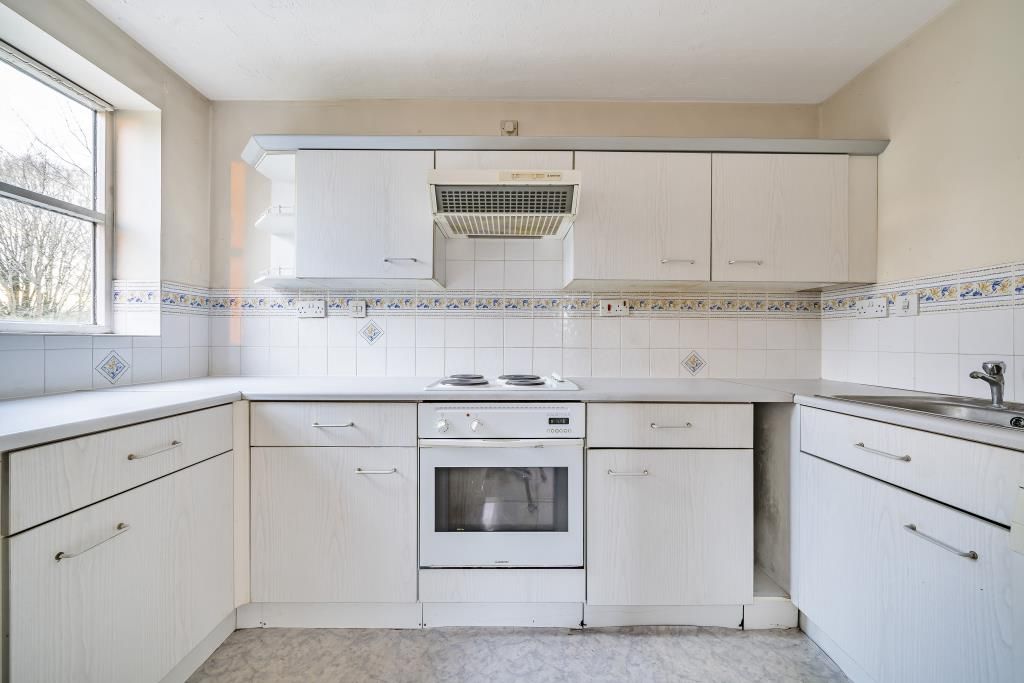 Property photo 2 of 10 Kitchen
