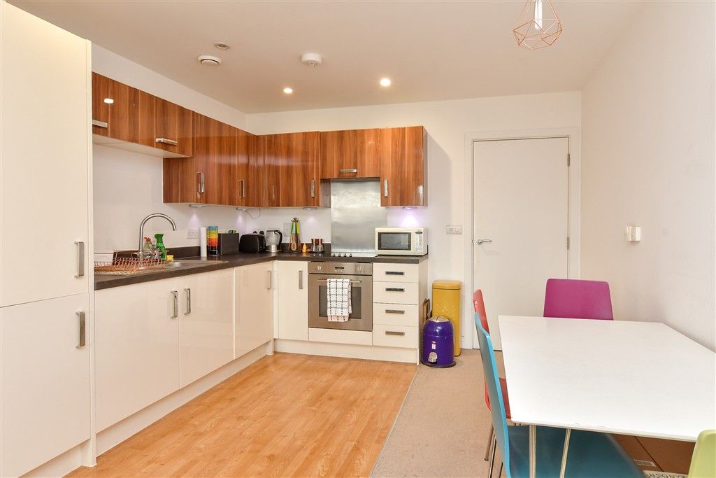 Property photo 2 of 11 Lounge/ Kitchen