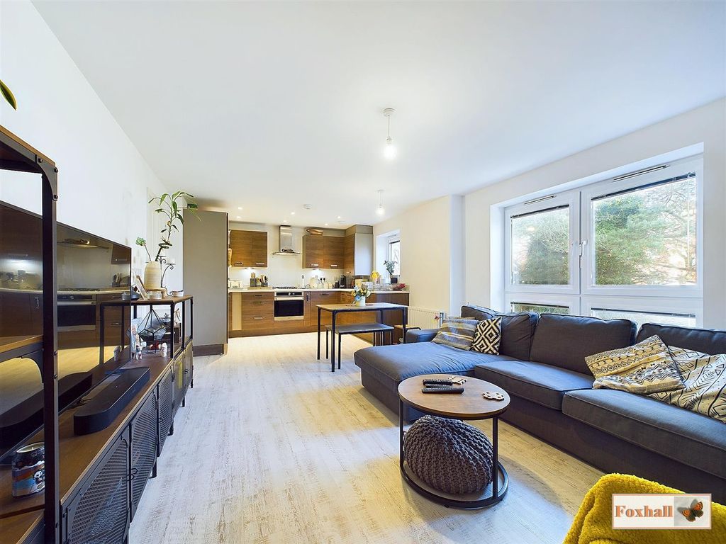 Property photo 1 of 16 Lounge / Dining Room / Kitchen