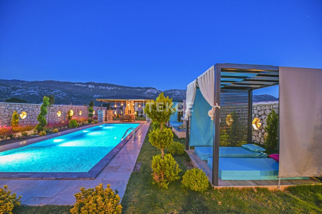 Property photo 2 of 37