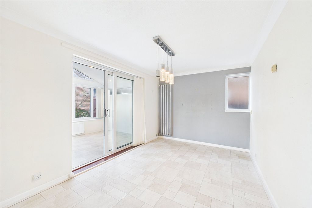 Property photo 3 of 12 Picture No. 02