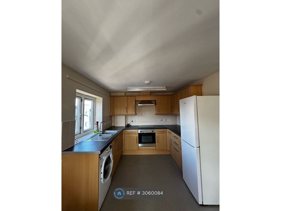 Property photo 3 of 7 Kitchen