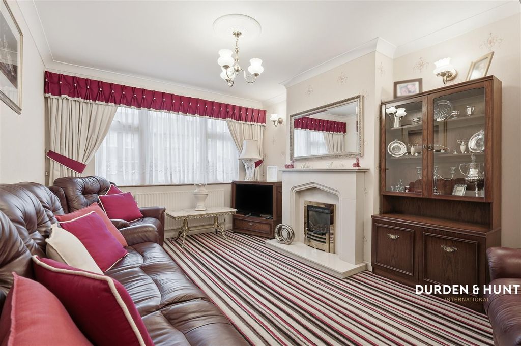 Property photo 2 of 19 Ford Lane