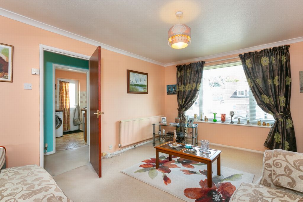 Property photo 3 of 14 Sitting Room