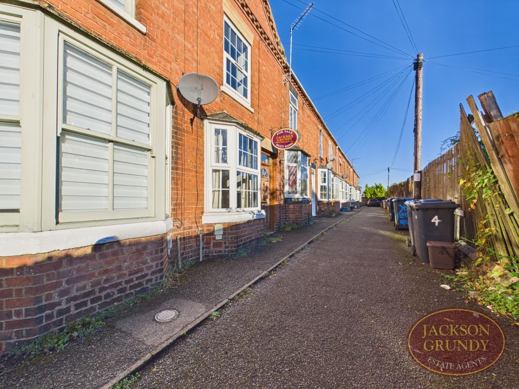 Property photo 1 of 12 Sanders Terrace