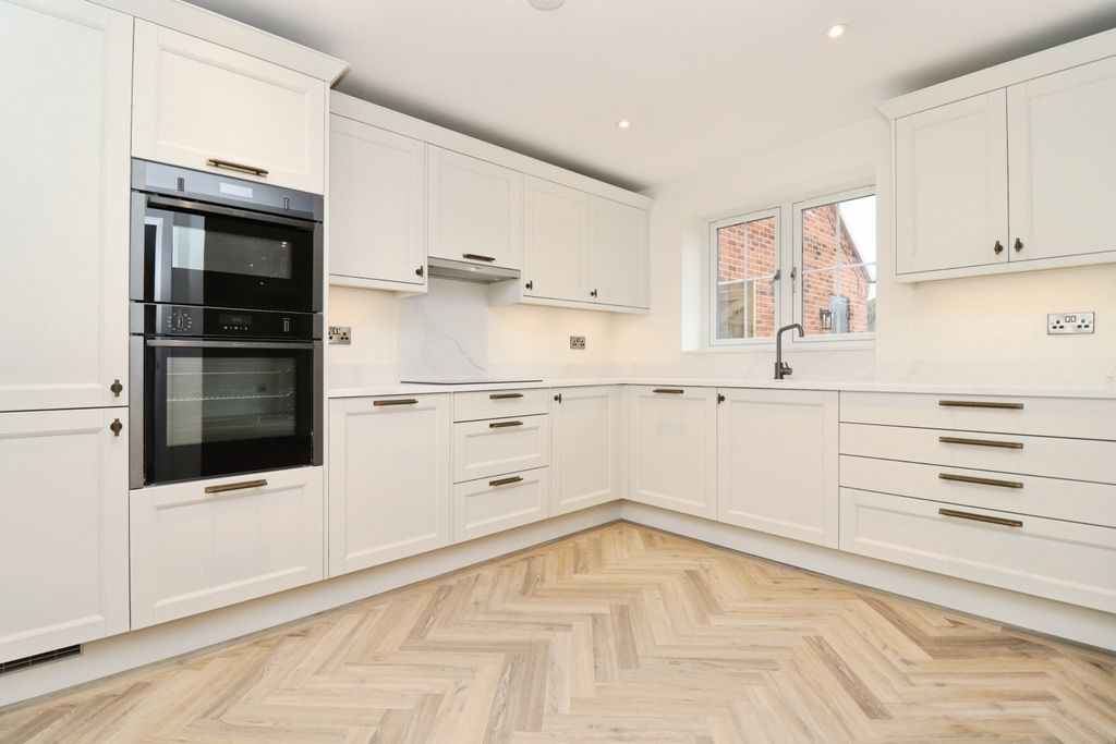 Property photo 2 of 14 Img_9224