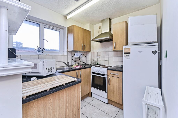 Property photo 2 of 8 Kitchen