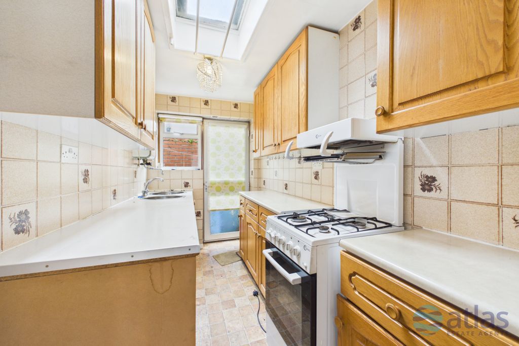 Property photo 3 of 15 Kitchen