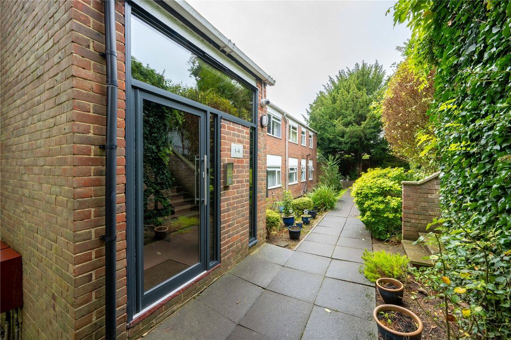 Property photo 3 of 4 Picture No. 01