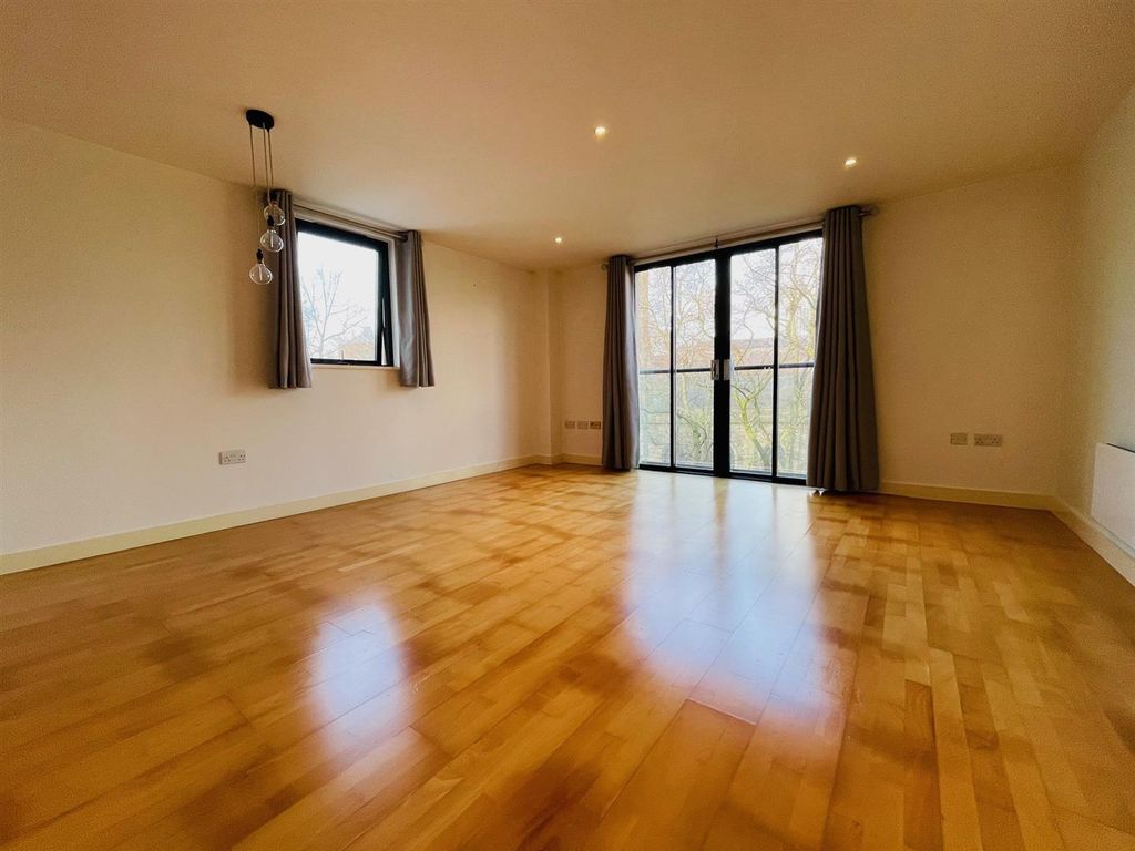 Property photo 2 of 10 Lounge