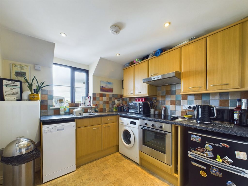 Property photo 2 of 7 Picture No. 16