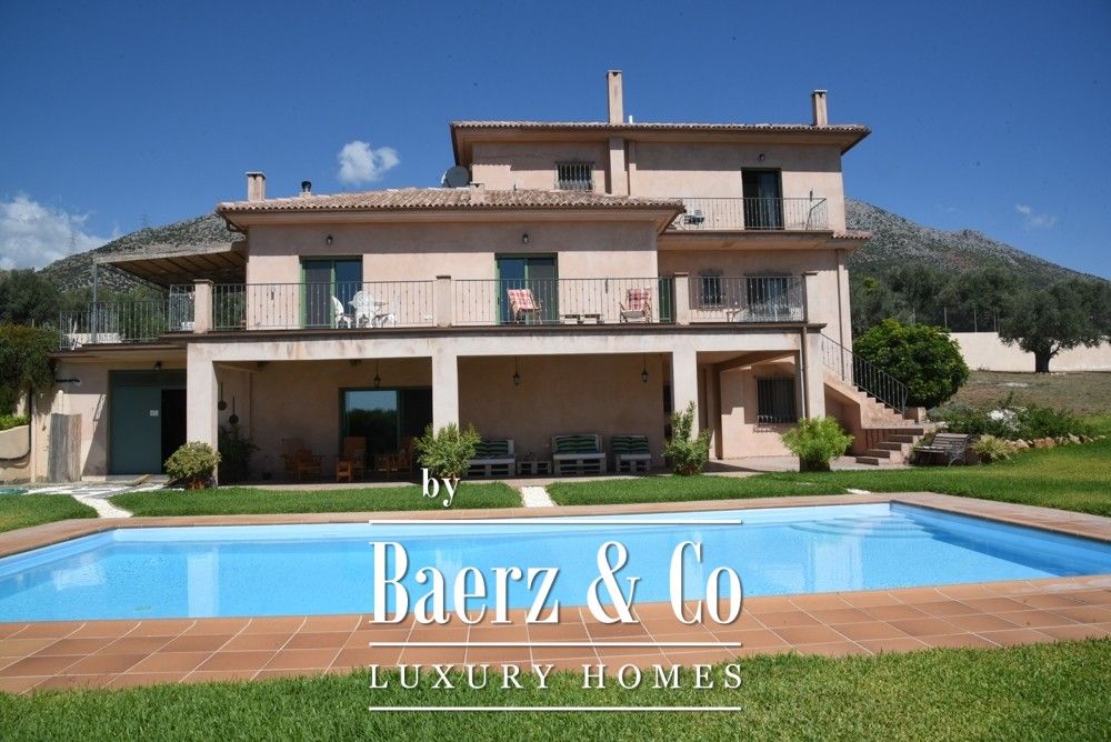 Property photo 1 of 32