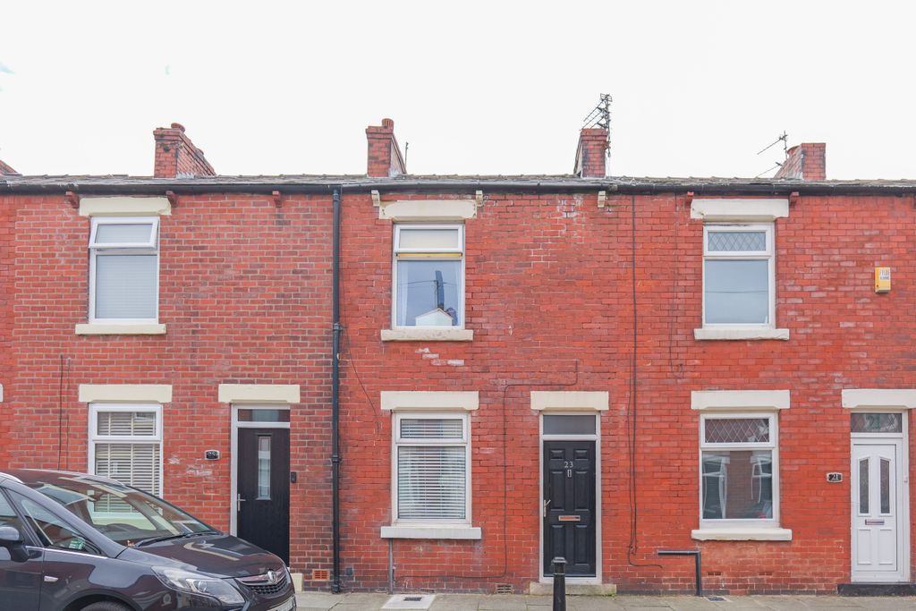 Property photo 1 of 18