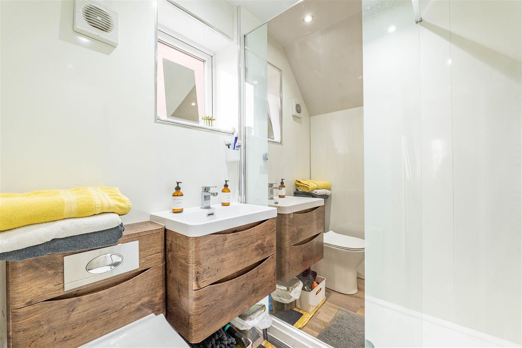 Property photo 3 of 18 Family Shower Room