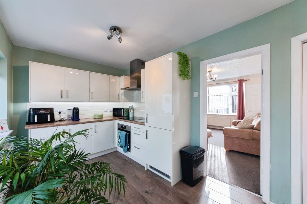 Property photo 3 of 16